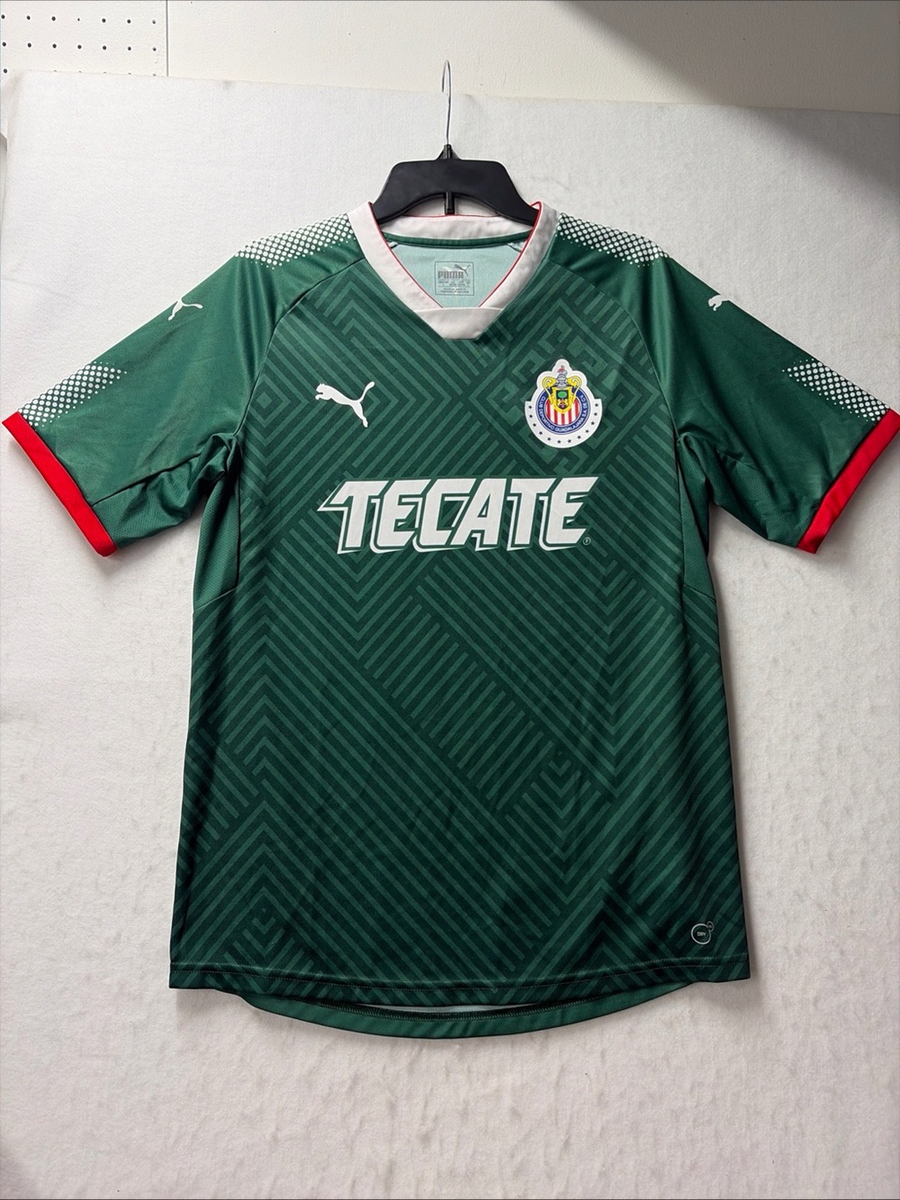 Puma Club Deportivo Guadalajara Soccer Jersey W / Tecate On Chest  Size Large